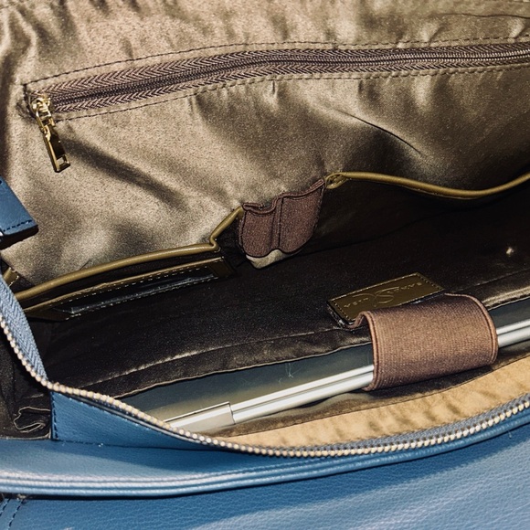 Sandy Lisa Amalfi Shoulder Bag in Dusty Blue - Picture 3 of 5